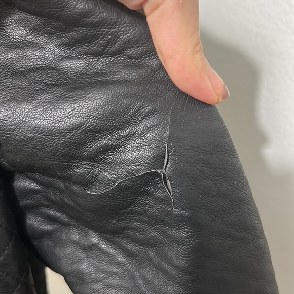 leather jacket - Picture 3 of 5